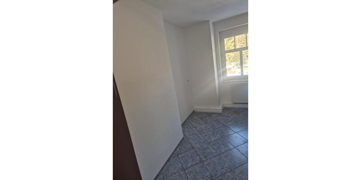 Dachgeschoßwohnung Bernsdorf - 3 Zimmer, 66 m&sup2;, 365&euro; | Angebot:25144274