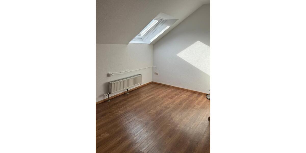 Dachgeschoßwohnung Bad Neustadt an der Saale - 3 Zimmer, 110 m&sup2;, 700&euro; | Angebot:25549110