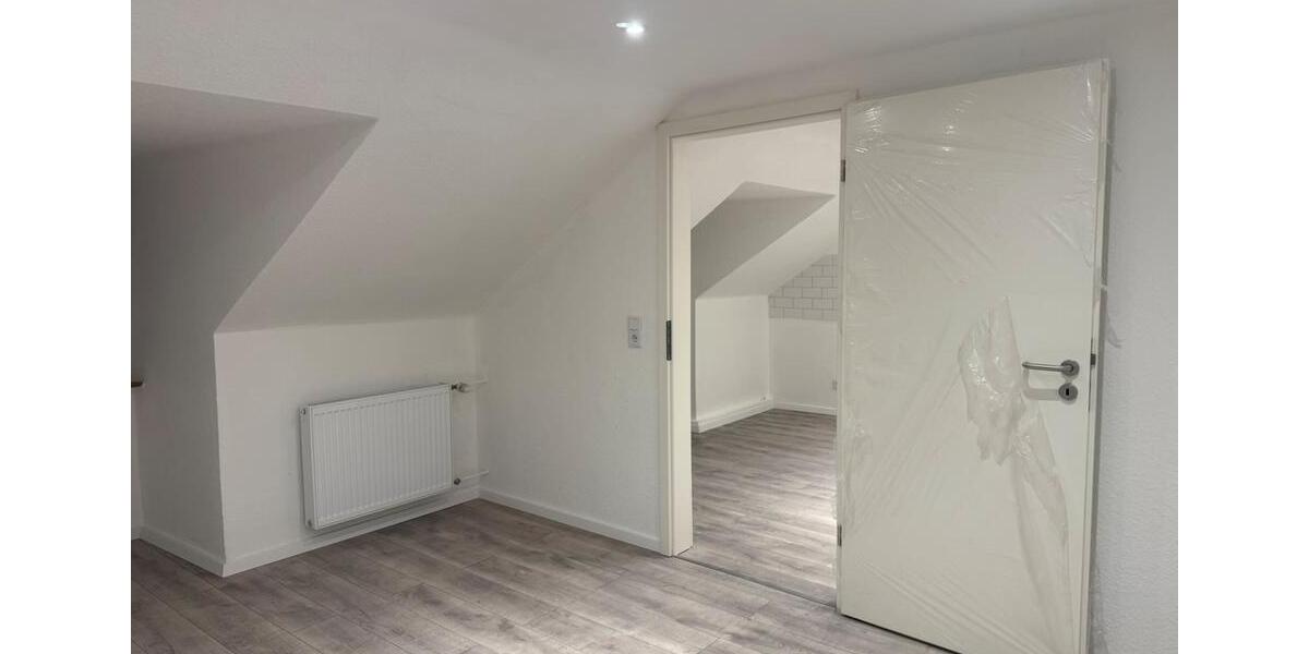 Lichtdurchflutet, Kernsaniert, Bezugsfertig 90qm 4,5 Zi Wohnung 4 zimmer