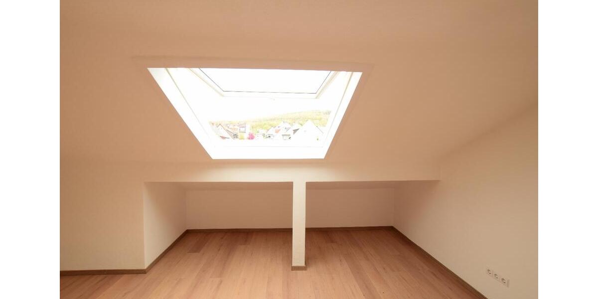Dachgeschoßwohnung Koblenz Horchheim - 3 Zimmer, 65 m&sup2;, 680&euro; | Angebot:26435810