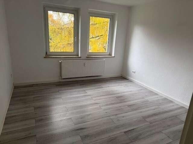 Etagenwohnung Gräfenhainichen Zschornewitz - 3 Zimmer, 63 m&sup2;, 400&euro; | Angebot:23567990