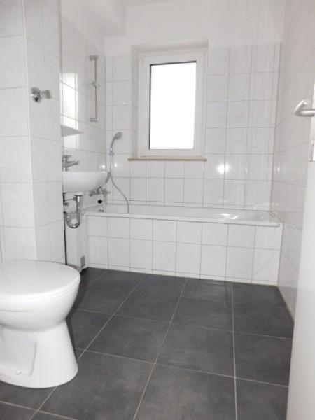 Traumhafte 2-Zimmer-Wohnung in Uerdingen im Erdgeschoss – frisch saniert mit Balkon! zimmer