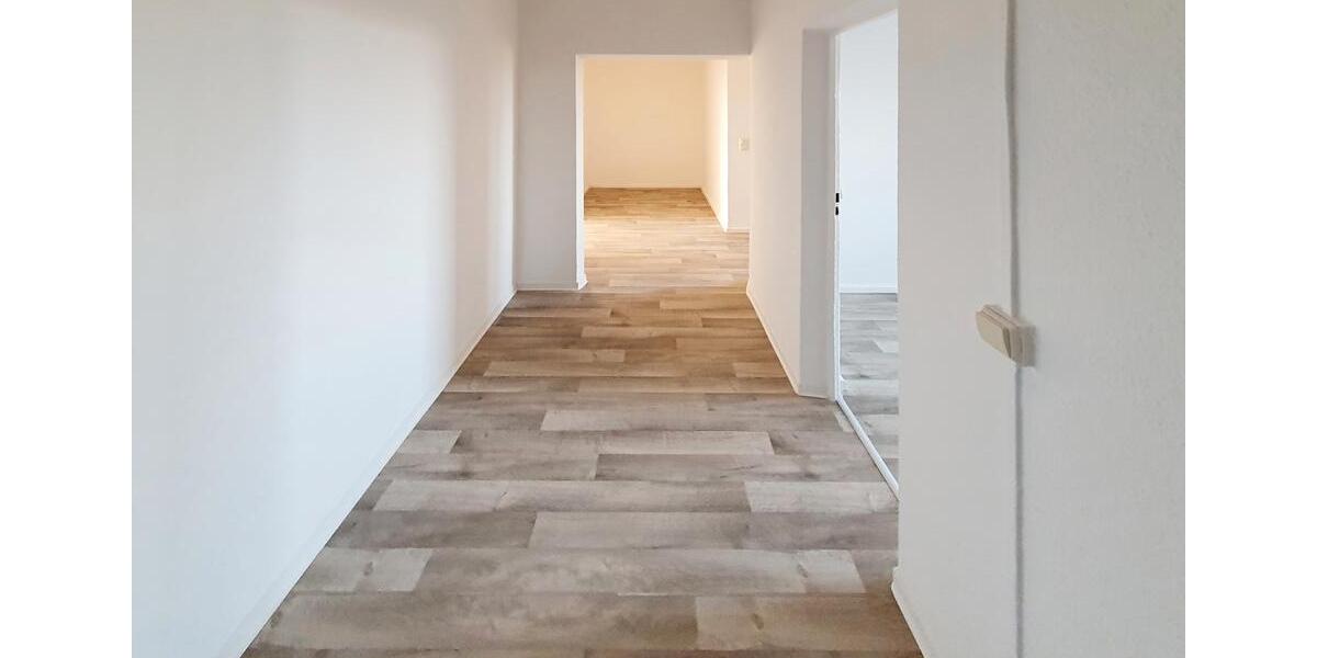 Etagenwohnung Neubrandenburg Datzeberg - 3 Zimmer, 69 m&sup2;, 209&euro; | Angebot:26675540