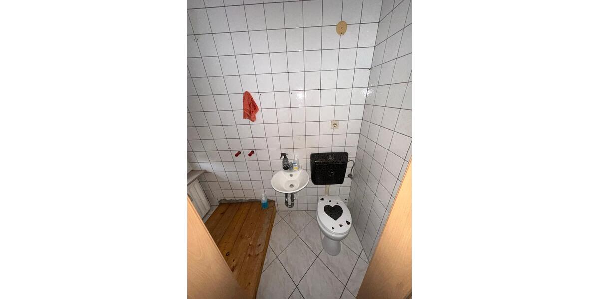 Etagenwohnung Sinsheim - 5 Zimmer, 150 m&sup2;, 1.400&euro; | Angebot:25053512