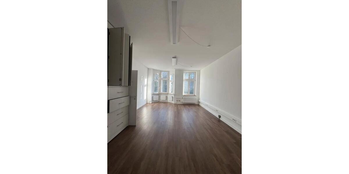 Etagenwohnung Essen Stadtbezirk VIII - 4 Zimmer, 130 m&sup2;, 1.170&euro; | Angebot:25272343