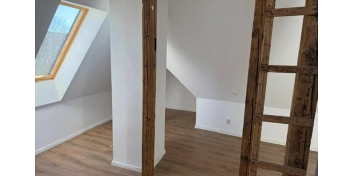 Etagenwohnung Glauchau - 5 Zimmer, 92 m&sup2;, 680&euro; | Angebot:25760197