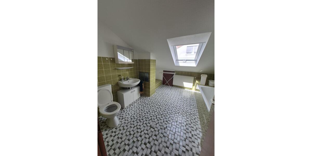 Dachgeschoßwohnung Andechs - 3 Zimmer, 75 m&sup2;, 1.100&euro; | Angebot:26427229
