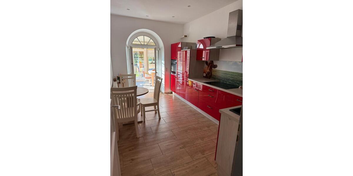 Etagenwohnung Bützow - 4 Zimmer, 100 m&sup2;, 1.300&euro; | Angebot:25961025