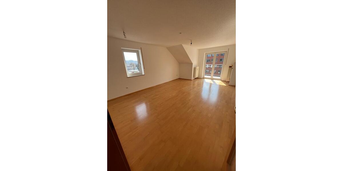 Dachgeschoßwohnung Deggendorf - 2 Zimmer, 59 m&sup2;, 650&euro; | Angebot:26135683