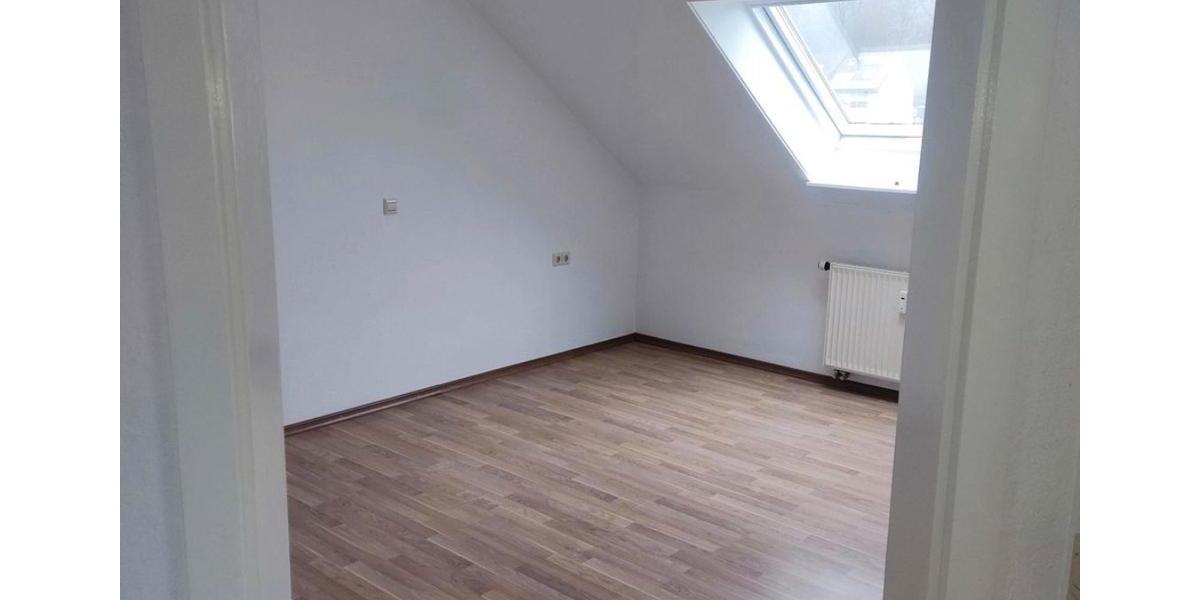 Dachgeschoßwohnung Amstetten - 3.5 Zimmer, 76 m&sup2;, 850&euro; | Angebot:25995948