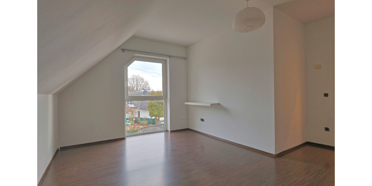 Maisonettenwohnung Wiehl - 5 Zimmer, 171 m&sup2;, 1.250&euro; | Angebot:24705613