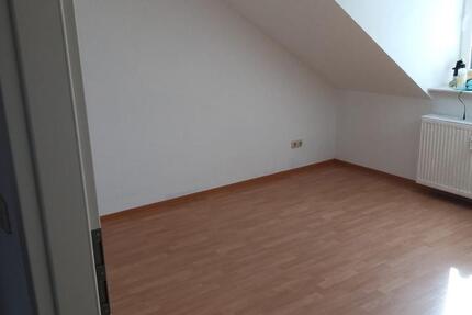Wohnung Schmölln - 4 Zimmer, 69 m&sup2;, 448&euro; | Angebot:25120869