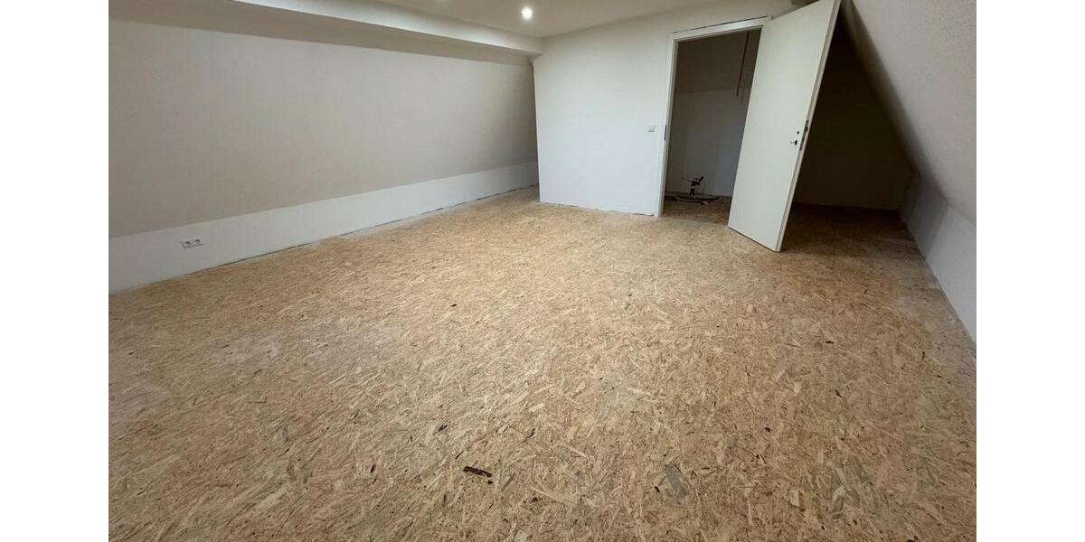 Etagenwohnung Rottenburg am Neckar - 3 Zimmer, 95 m&sup2;, 1.000&euro; | Angebot:26562328