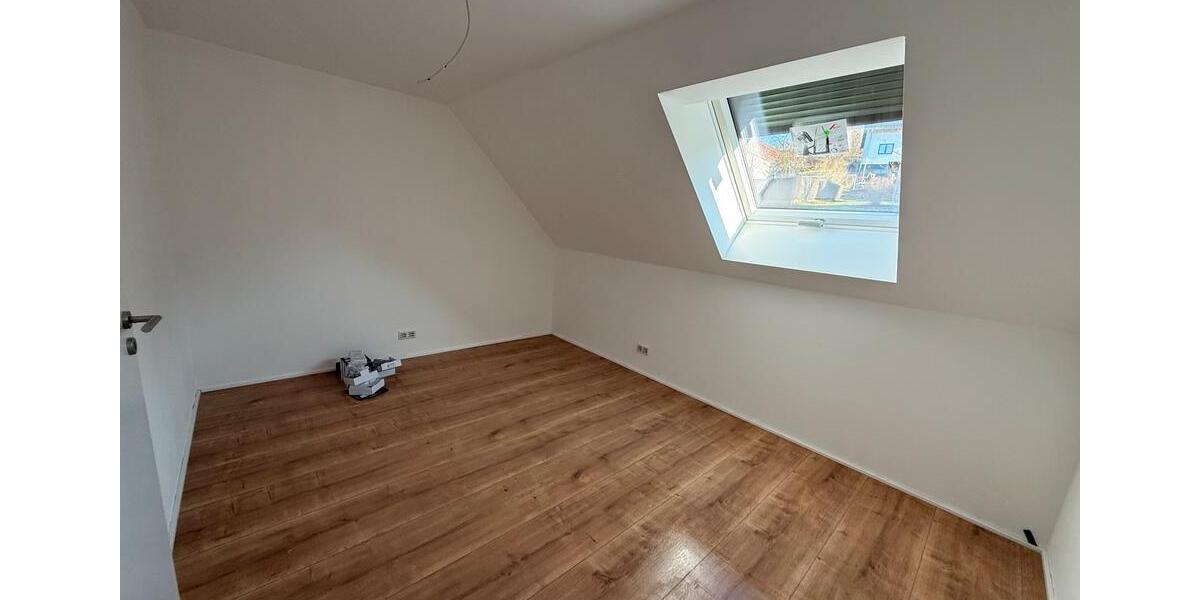 Dachgeschoßwohnung Wiesthal - 4 Zimmer, 100 m&sup2;, 1.100&euro; | Angebot:24703574