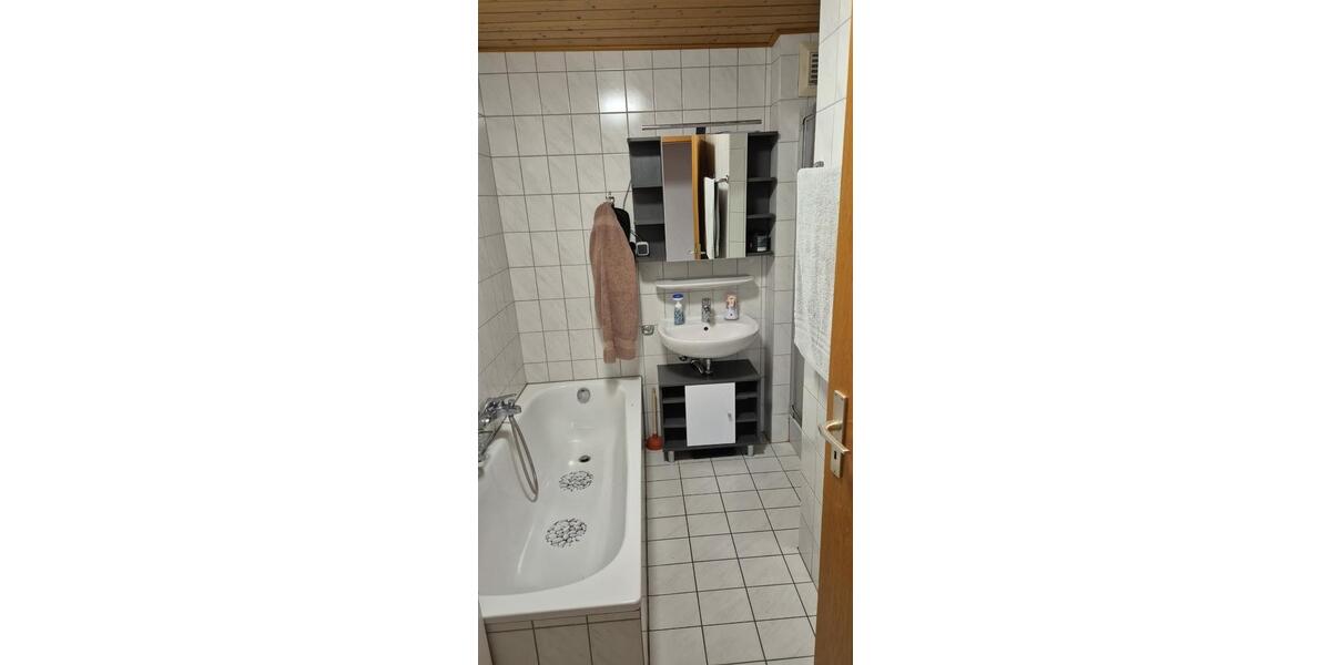 Dachgeschoßwohnung Schernfeld Birkhof - 3 Zimmer, 60 m&sup2;, 600&euro; | Angebot:26036580