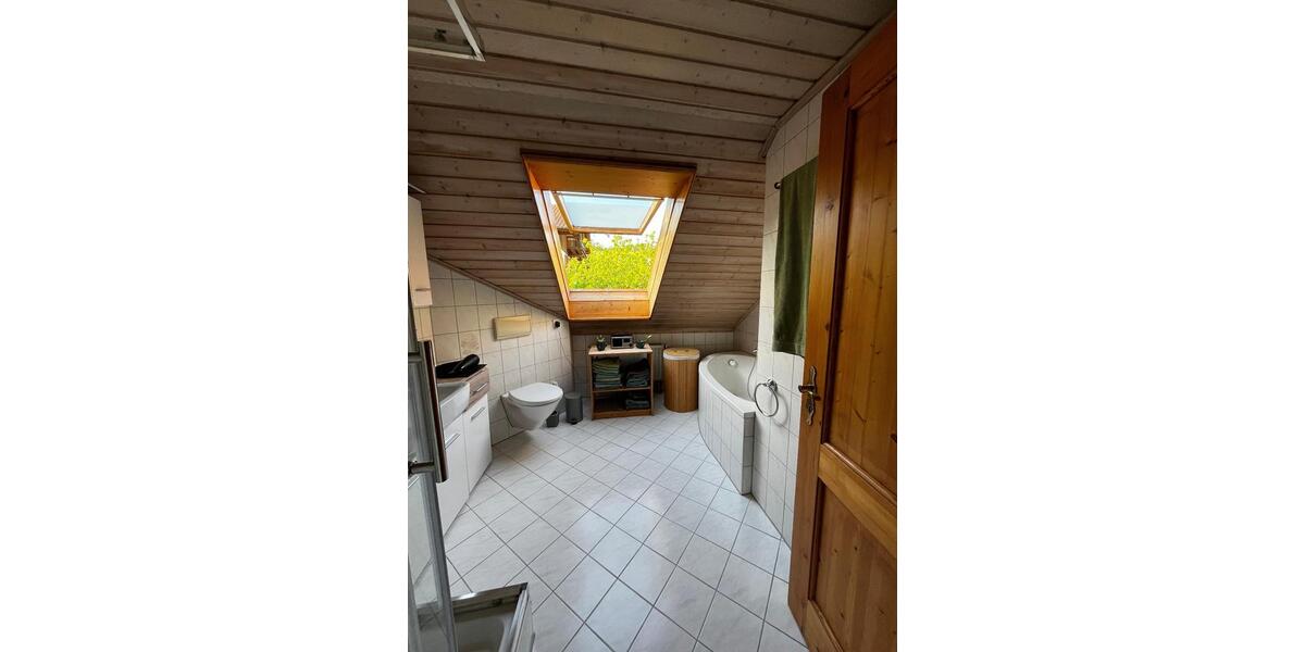 Dachgeschoßwohnung Diespeck - 4 Zimmer, 95 m&sup2;, 665&euro; | Angebot:26546291