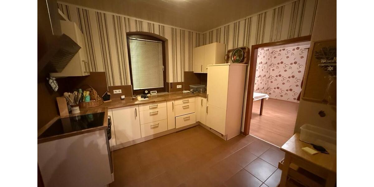 Einfamilienhaus Aßlar - 3 Zimmer, 140 m&sup2;, 1.300&euro; | Angebot:25810665