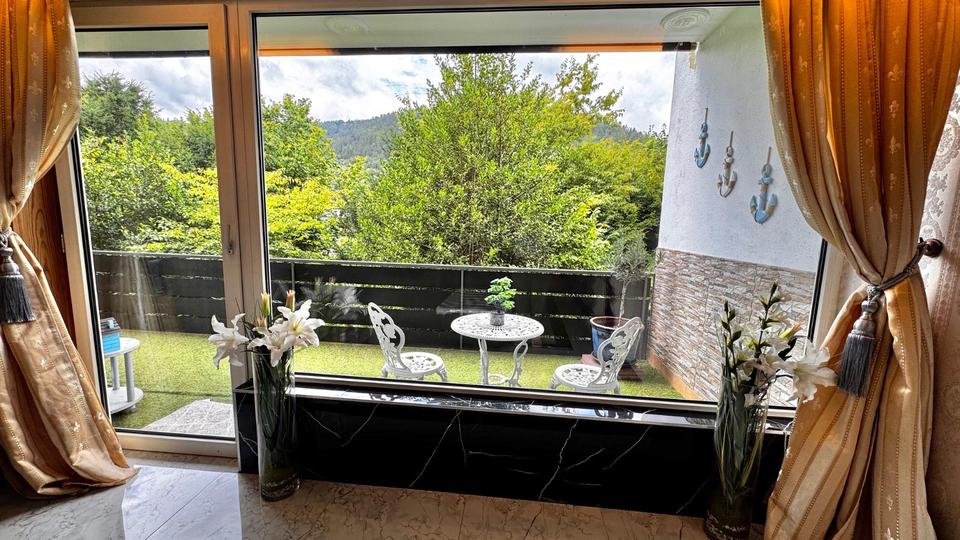 Erdgeschoßwohnung Bad Wildbad - 5 Zimmer, 165 m&sup2;, 990&euro; | Angebot:25044506