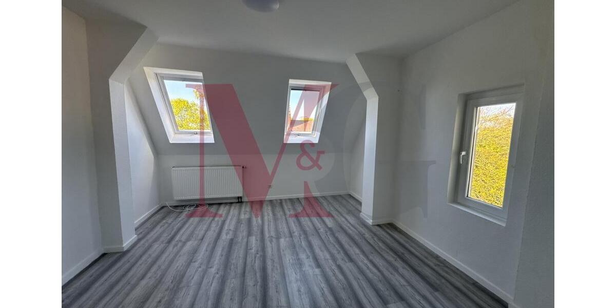 Dachgeschoßwohnung Wilhelmshaven - 5.5 Zimmer, 143 m&sup2;, 980&euro; | Angebot:26491397