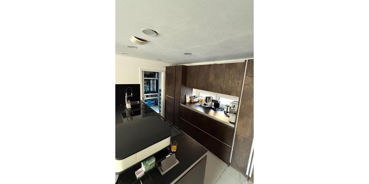 WG Zimmer Nähe uni und nur 3 Minuten zum Bahnhof 2 zimmer