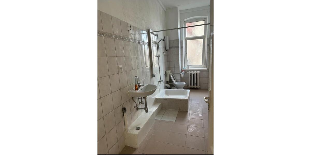 Erdgeschoßwohnung Bielefeld Stieghorst - 6 Zimmer, 180 m&sup2;, 2.000&euro; | Angebot:26039374