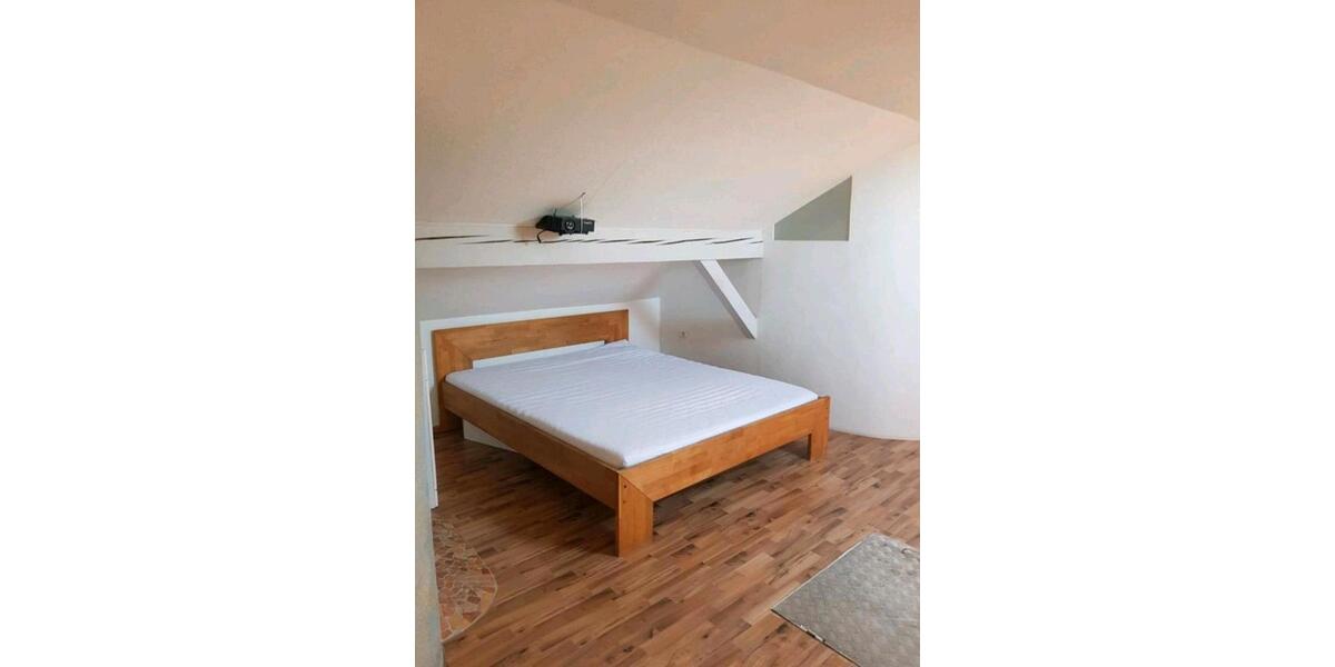 Dachgeschoßwohnung Dingolfing - 1.5 Zimmer, 45 m&sup2;, 490&euro; | Angebot:26038507
