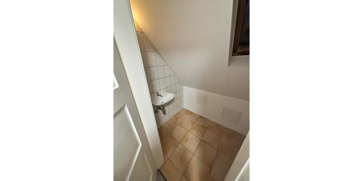 Dachgeschoßwohnung Schwarzburg - 3 Zimmer, 49 m&sup2;, 220&euro; | Angebot:25908192