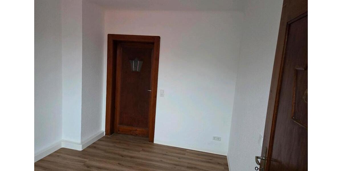 Etagenwohnung Großröhrsdorf - 3 Zimmer, 72 m&sup2;, 590&euro; | Angebot:25402571