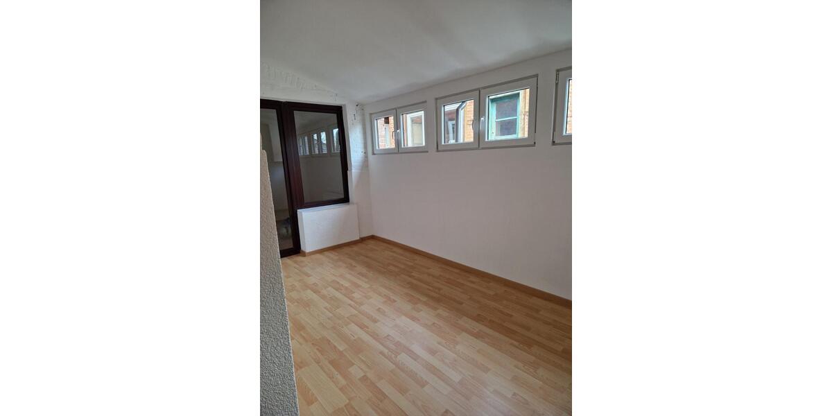 Reihenhaus Stadtoldendorf - 8 Zimmer, 165 m&sup2;, 890&euro; | Angebot:26659987