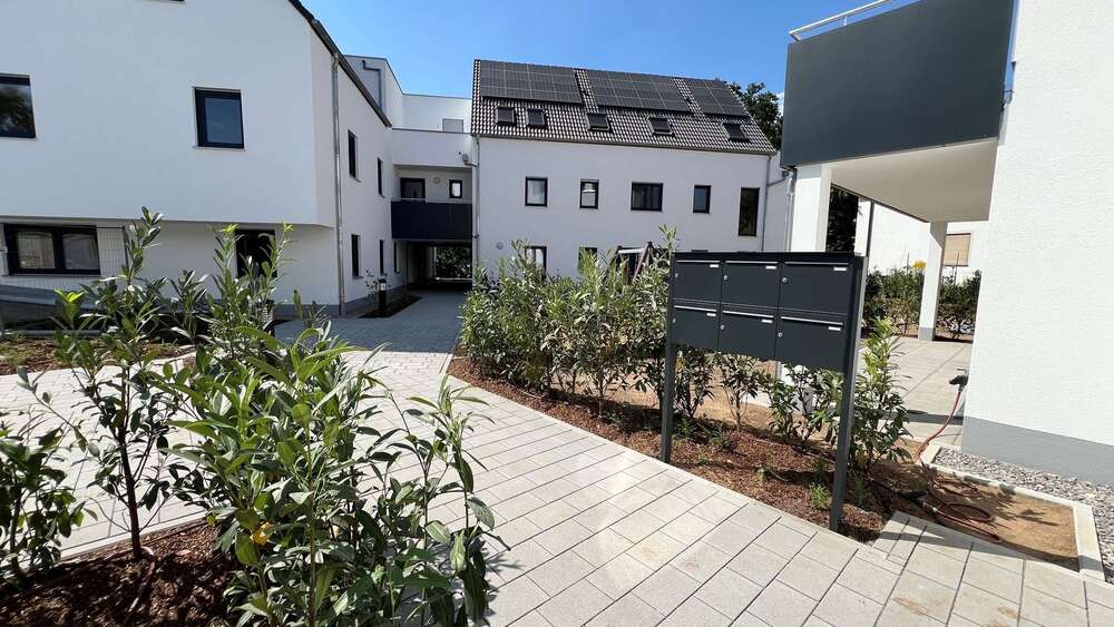 Etagenwohnung Regenstauf - 3 Zimmer, 111 m&sup2;, 1.670&euro; | Angebot:27348918