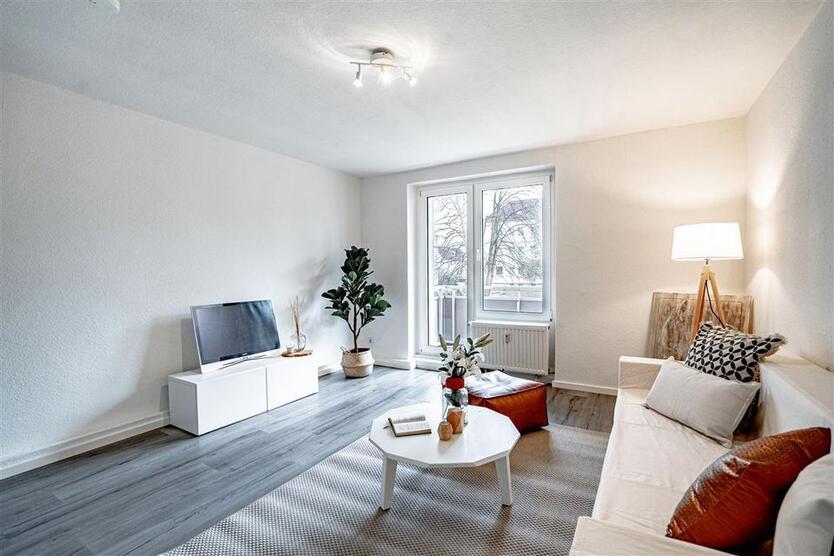 4 Raum Wohnung mit Balkon!