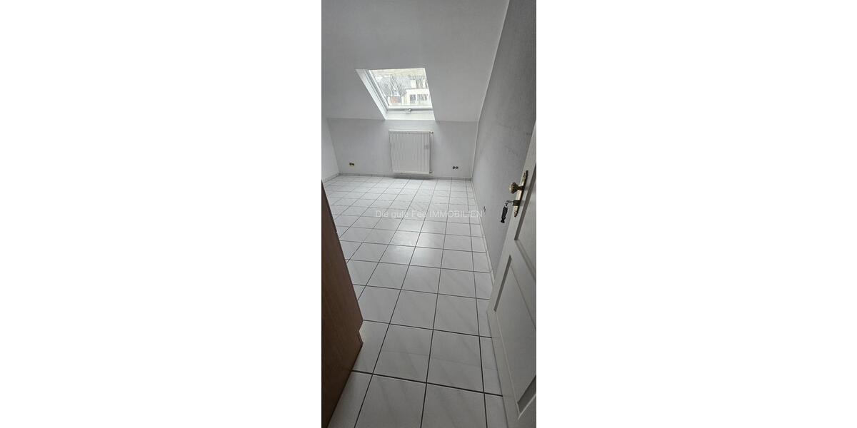 Dachgeschoßwohnung Mehring - 4 Zimmer, 93 m&sup2;, 890&euro; | Angebot:24522913