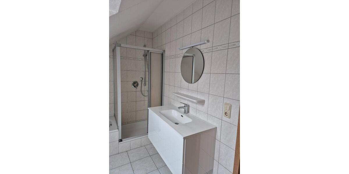 Dachgeschoßwohnung Ebensfeld - 2 Zimmer, 45 m&sup2;, 350&euro; | Angebot:26253181