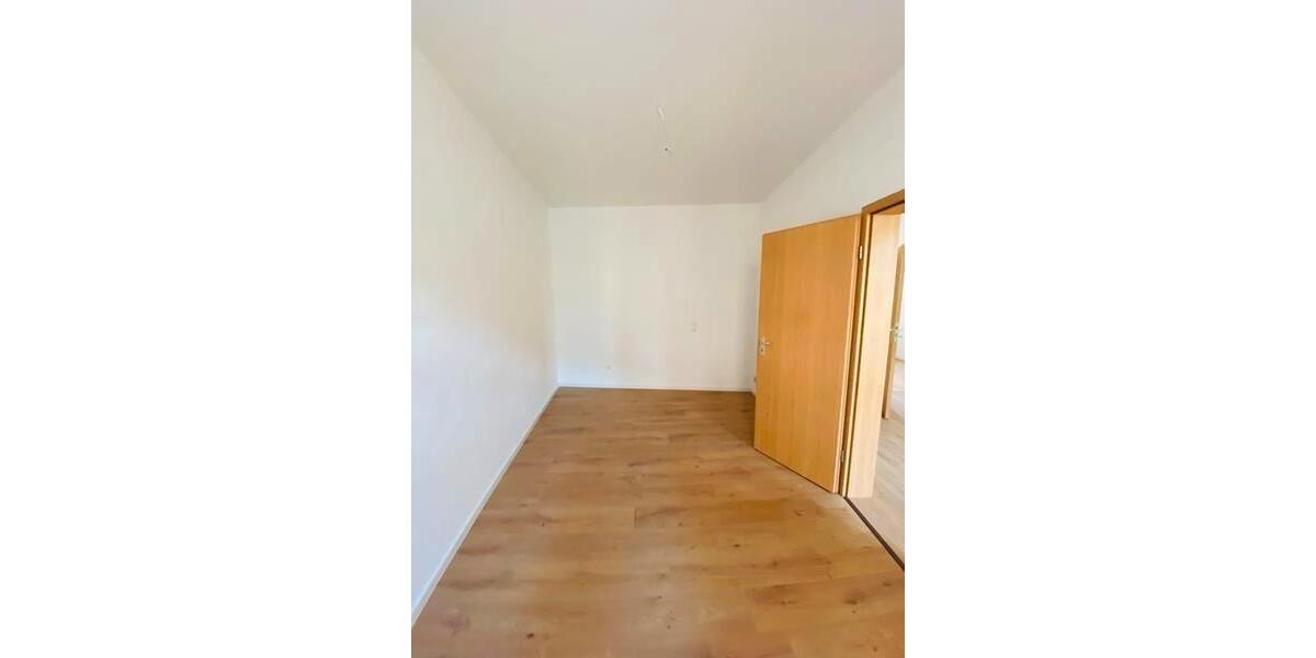 Etagenwohnung Meerane - 2 Zimmer, 58 m&sup2;, 290&euro; | Angebot:25376877