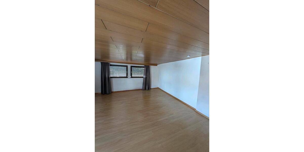 Dachgeschoßwohnung Biebergemünd - 4 Zimmer, 117 m&sup2;, 950&euro; | Angebot:25239297