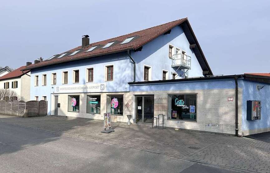 Einzelhandel in Oberding 1.810 € 178 m²