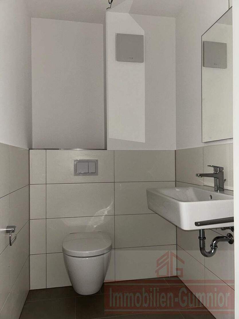 IMMOBILIEN GUMNIOR präsentiert: helle 3-Zimmer-Dachgeschosswohnung in Rheine 3 zimmer