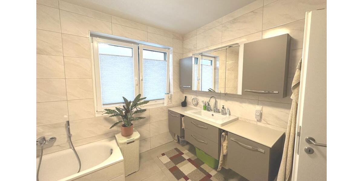 Reihenhaus Oldenburg Eversten - 5 Zimmer, 144 m&sup2;, 1.950&euro; | Angebot:24816573