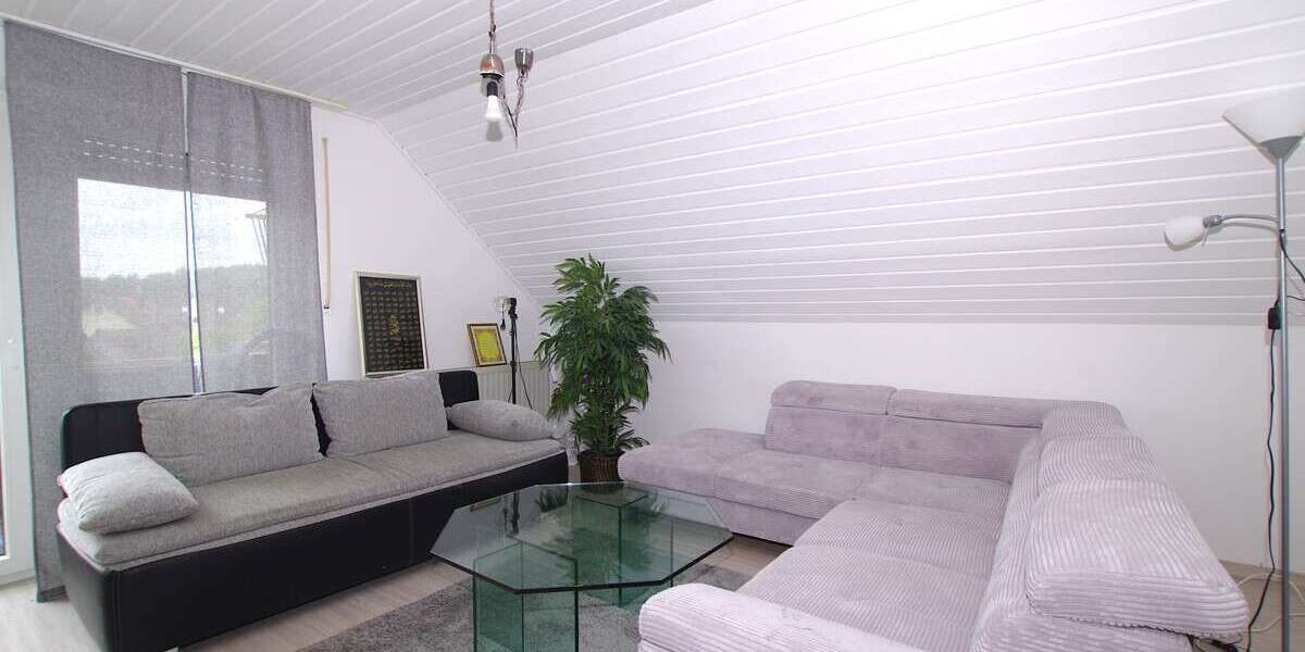 Etagenwohnung Nittendorf - 2 Zimmer, 67 m&sup2;, 600&euro; | Angebot:26703811