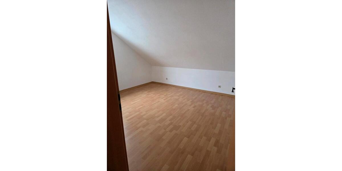 Dachgeschoßwohnung Saarlouis - 3 Zimmer, 60 m&sup2;, 580&euro; | Angebot:24597928