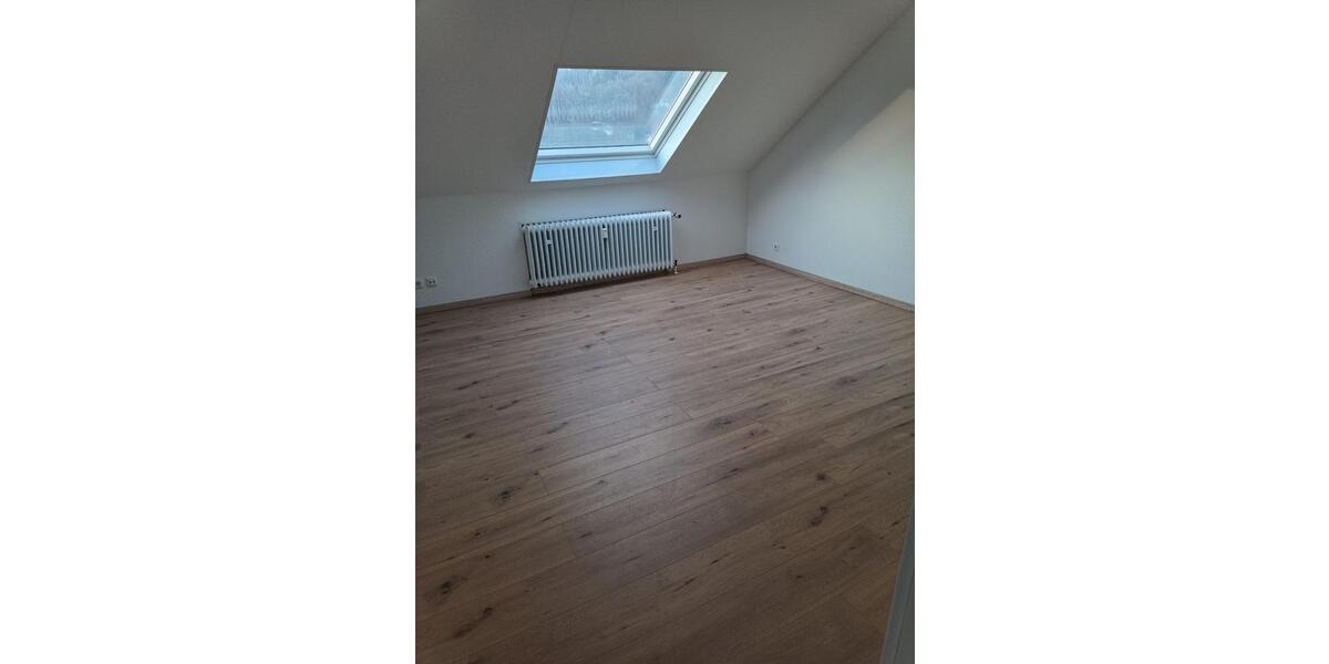 Dachgeschoßwohnung Heidenrod - 3 Zimmer, 90 m&sup2;, 700&euro; | Angebot:26537437