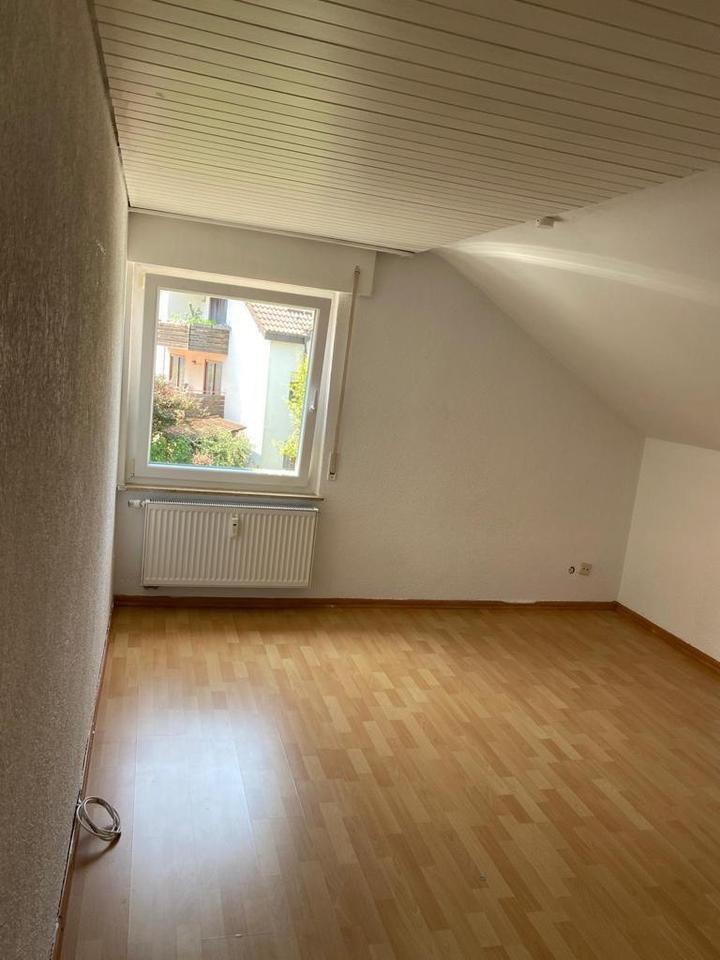 3-Zimmer Dachgeschosswohnung ab 01.12.25 zimmer