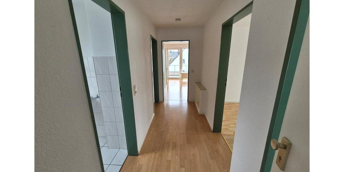 Dachgeschoßwohnung Lemgo - 3 Zimmer, 62 m&sup2;, 301&euro; | Angebot:24859535