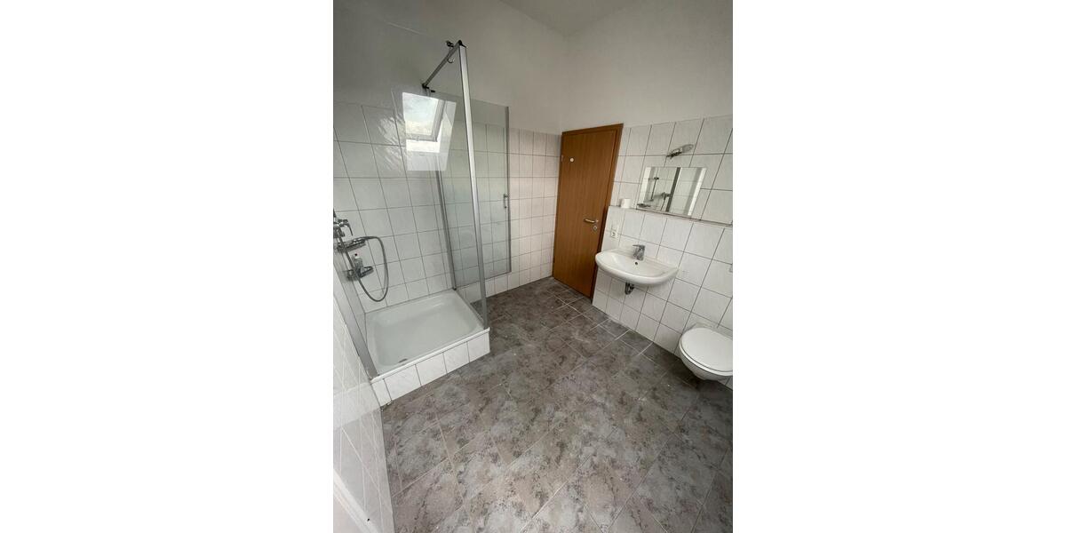 Dachgeschoßwohnung Hameln - 4 Zimmer, 120 m&sup2;, 850&euro; | Angebot:24397985