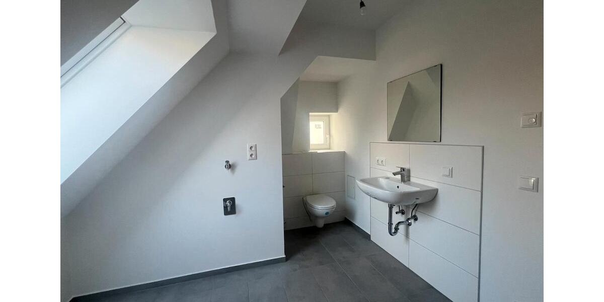 Dachgeschoßwohnung Tirschenreuth - 3 Zimmer, 81 m&sup2;, 760&euro; | Angebot:26631640