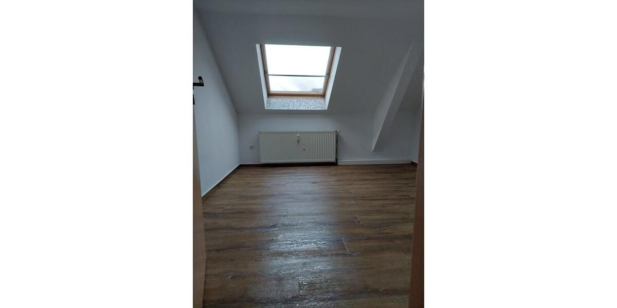 Dachgeschoßwohnung Aschersleben - 3 Zimmer, 72 m&sup2;, 395&euro; | Angebot:25990006