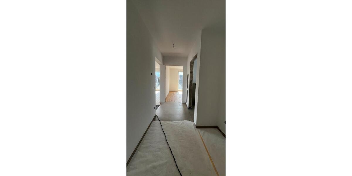 Etagenwohnung Halle - 3 Zimmer, 80 m&sup2;, 1.210&euro; | Angebot:26459545