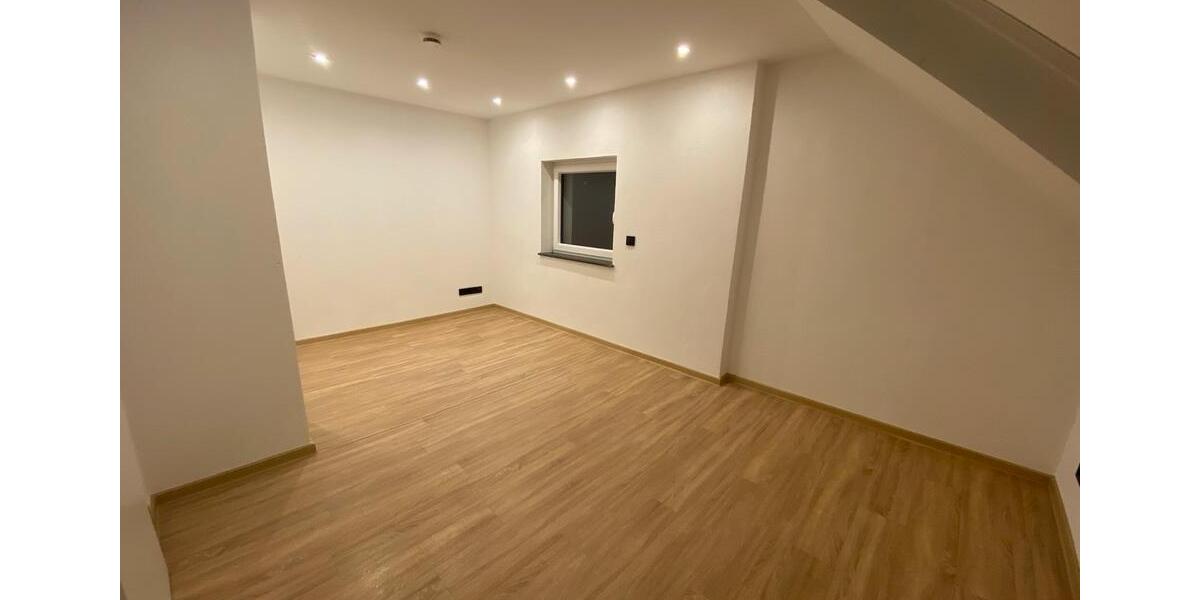 Dachgeschoßwohnung Kreuztal - 2 Zimmer, 50 m&sup2;, 550&euro; | Angebot:25871366