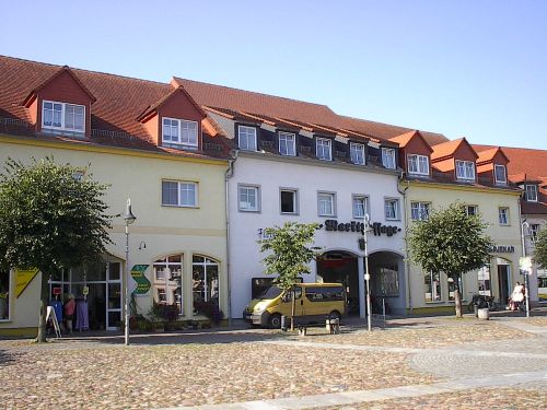 Großzügig und bequem Wohnen am Markt!