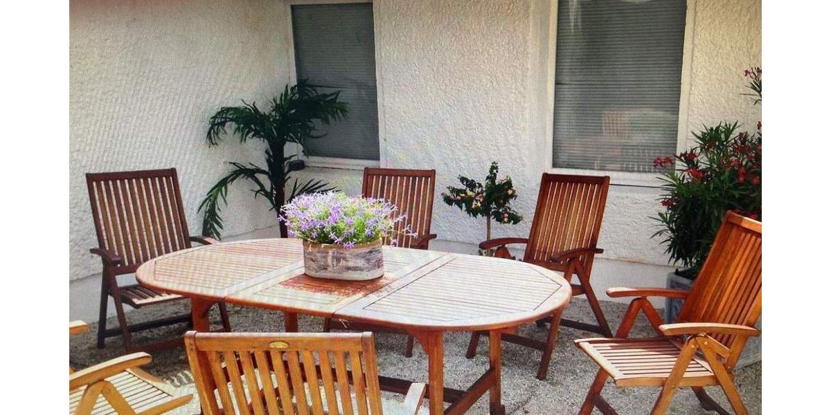 Möbliertes 4-Raum-ApartmentFurnished 4-Room Apartment with Terrace 4 zimmer